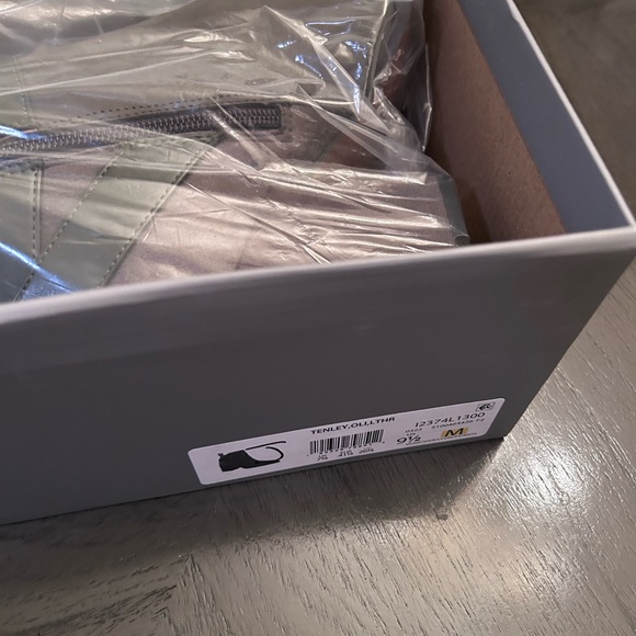 VIONIC Tenley Women's Mid Shaft Ankle Boot - Picture 13 of 14